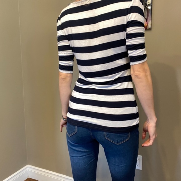 Size Small - Picture 2 of 2